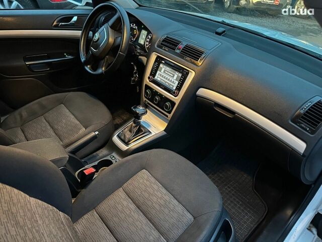 Белый Шкода Октавия, объемом двигателя 1.8 л и пробегом 316 тыс. км за 7290 $, фото 15 на Automoto.ua