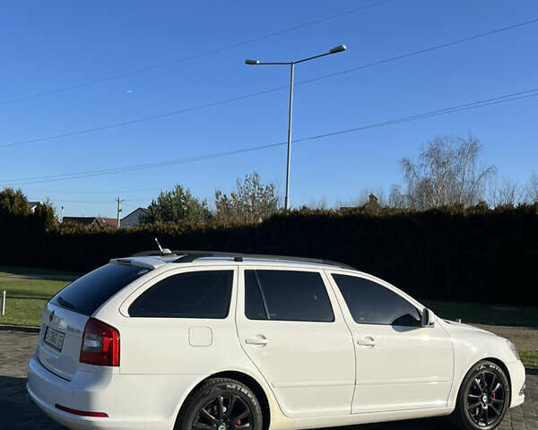 Белый Шкода Октавия, объемом двигателя 1.97 л и пробегом 298 тыс. км за 9999 $, фото 10 на Automoto.ua