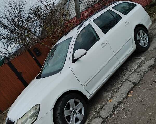 Білий Шкода Октавія, об'ємом двигуна 1.9 л та пробігом 200 тис. км за 6000 $, фото 5 на Automoto.ua