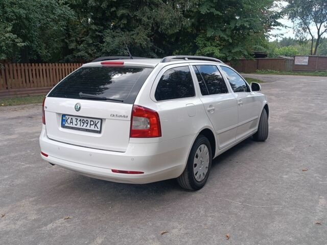 Белый Шкода Октавия, объемом двигателя 1.6 л и пробегом 326 тыс. км за 7050 $, фото 6 на Automoto.ua