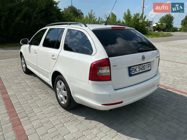 Белый Шкода Октавия, объемом двигателя 1.6 л и пробегом 276 тыс. км за 8999 $, фото 4 на Automoto.ua