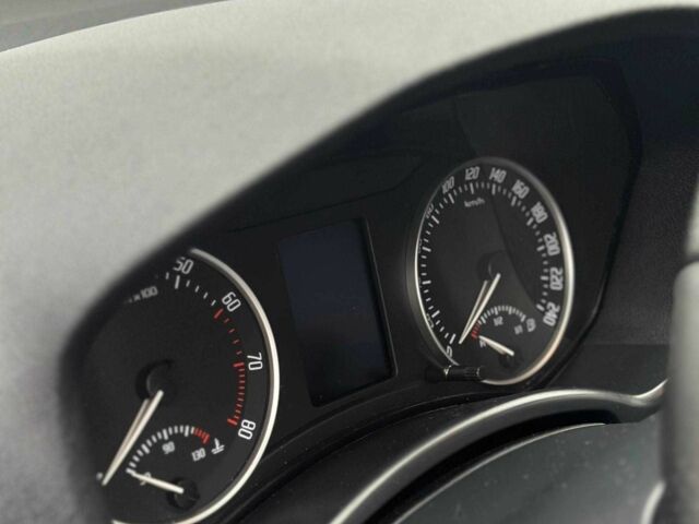 Шкода Октавия 2010 в Кривом Роге на Automoto.ua Белый Шкода Октавия, объемом двигателя 1.8 л и пробегом 322 тыс. км за 6999 $, фото 15 на Automoto.ua