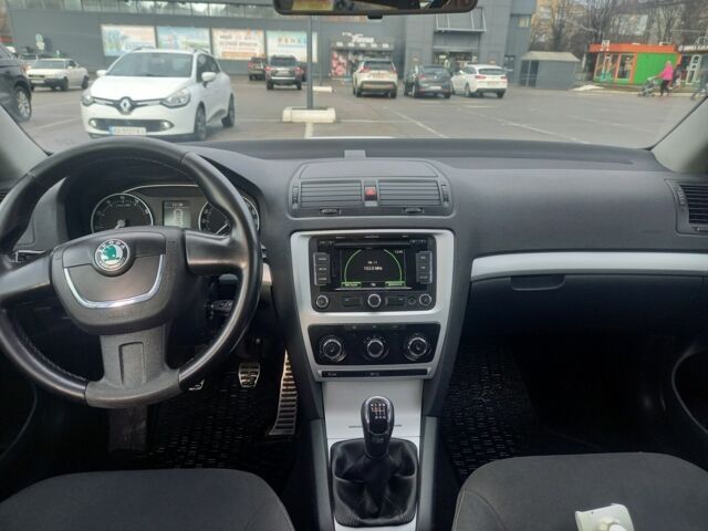 Белый Шкода Октавия, объемом двигателя 1.4 л и пробегом 270 тыс. км за 6900 $, фото 6 на Automoto.ua