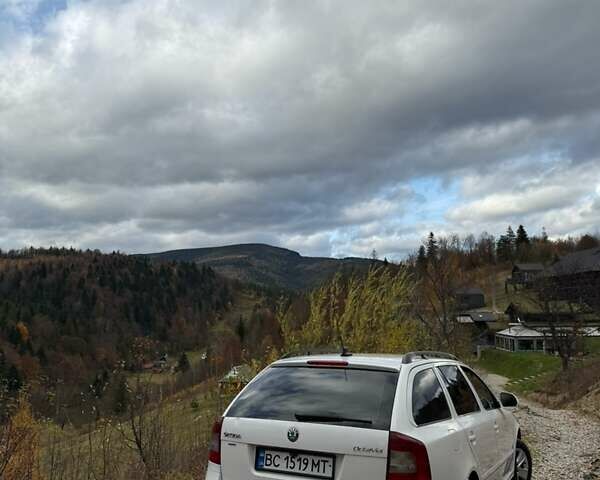 Шкода Октавия 2010 в Стрые на Automoto.ua Белый Шкода Октавия, объемом двигателя 1.6 л и пробегом 295 тыс. км за 8200 $, фото 7 на Automoto.ua