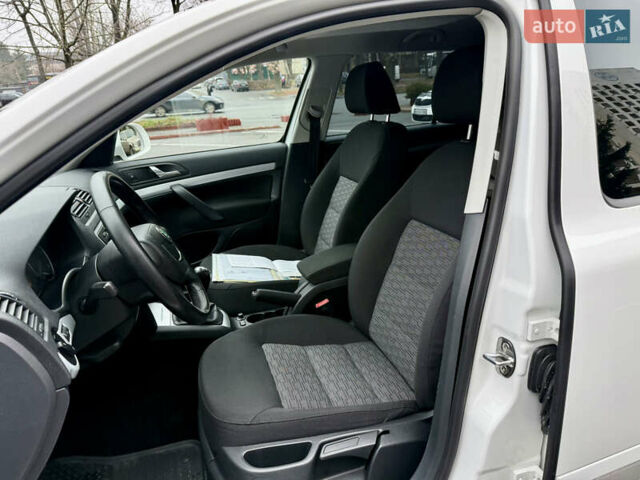 Белый Шкода Октавия, объемом двигателя 1.6 л и пробегом 204 тыс. км за 8999 $, фото 34 на Automoto.ua