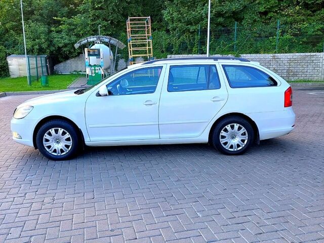 Білий Шкода Октавія, об'ємом двигуна 1.6 л та пробігом 290 тис. км за 6500 $, фото 2 на Automoto.ua