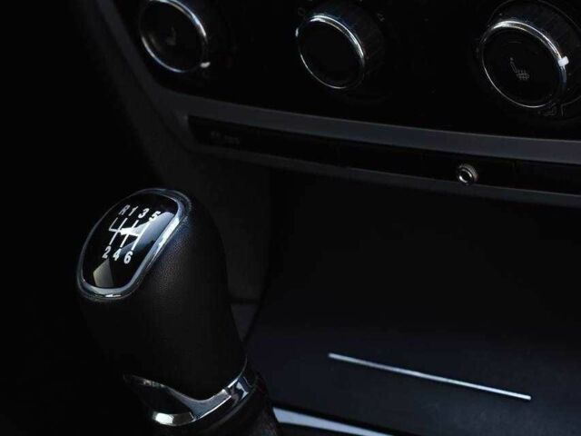 Білий Шкода Октавія, об'ємом двигуна 1.6 л та пробігом 259 тис. км за 7200 $, фото 13 на Automoto.ua