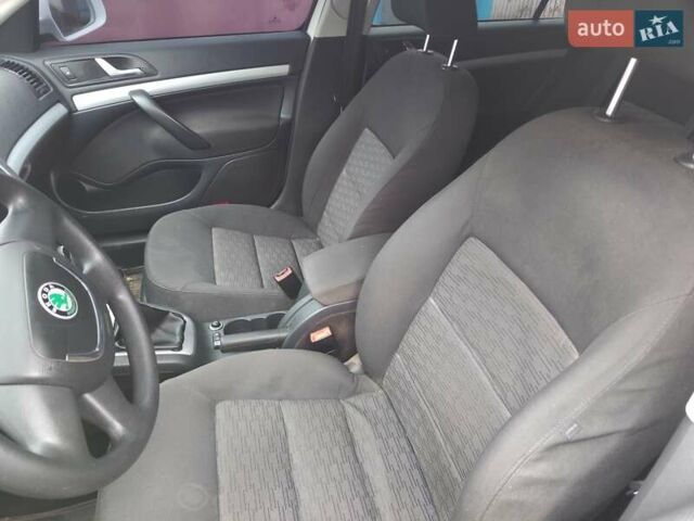 Белый Шкода Октавия, объемом двигателя 1.97 л и пробегом 210 тыс. км за 9000 $, фото 6 на Automoto.ua