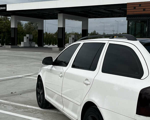 Белый Шкода Октавия, объемом двигателя 1.6 л и пробегом 325 тыс. км за 7800 $, фото 8 на Automoto.ua