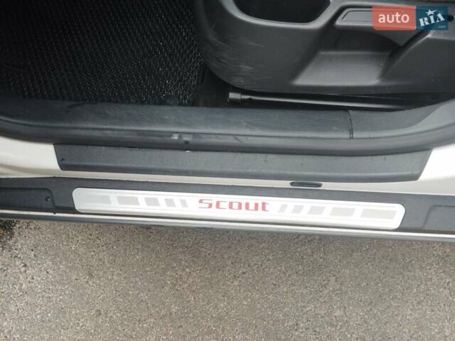 Білий Шкода Октавія, об'ємом двигуна 1.8 л та пробігом 251 тис. км за 10000 $, фото 22 на Automoto.ua