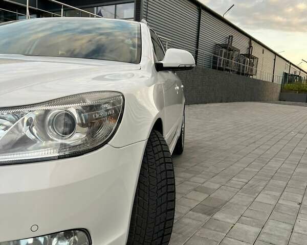 Белый Шкода Октавия, объемом двигателя 1.8 л и пробегом 267 тыс. км за 8250 $, фото 5 на Automoto.ua