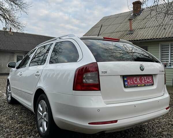 Белый Шкода Октавия, объемом двигателя 1.6 л и пробегом 227 тыс. км за 9400 $, фото 13 на Automoto.ua