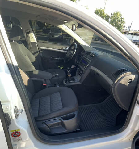 Белый Шкода Октавия, объемом двигателя 1.6 л и пробегом 291 тыс. км за 8200 $, фото 14 на Automoto.ua