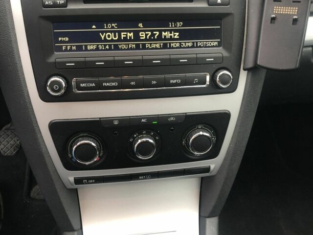 Белый Шкода Октавия, объемом двигателя 1.6 л и пробегом 236 тыс. км за 7350 $, фото 7 на Automoto.ua