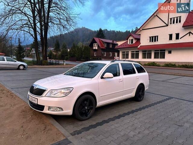 Белый Шкода Октавия, объемом двигателя 1.6 л и пробегом 265 тыс. км за 7000 $, фото 1 на Automoto.ua