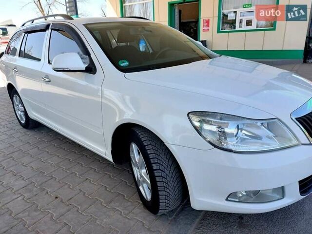 Белый Шкода Октавия, объемом двигателя 1.6 л и пробегом 289 тыс. км за 6800 $, фото 24 на Automoto.ua
