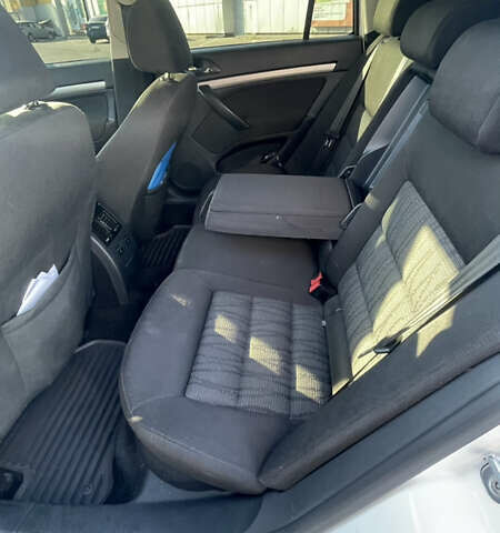 Белый Шкода Октавия, объемом двигателя 1.6 л и пробегом 291 тыс. км за 8200 $, фото 16 на Automoto.ua