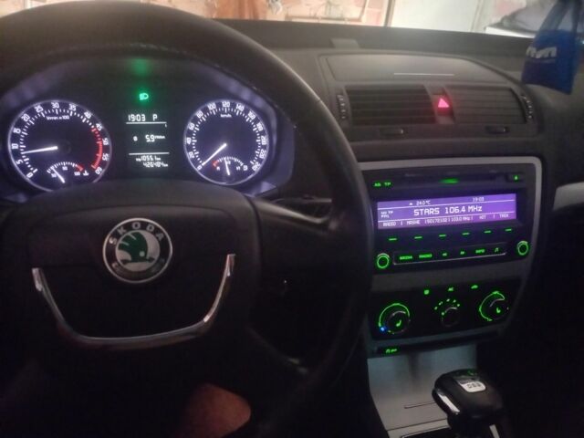 Белый Шкода Октавия, объемом двигателя 1.6 л и пробегом 400 тыс. км за 5999 $, фото 7 на Automoto.ua