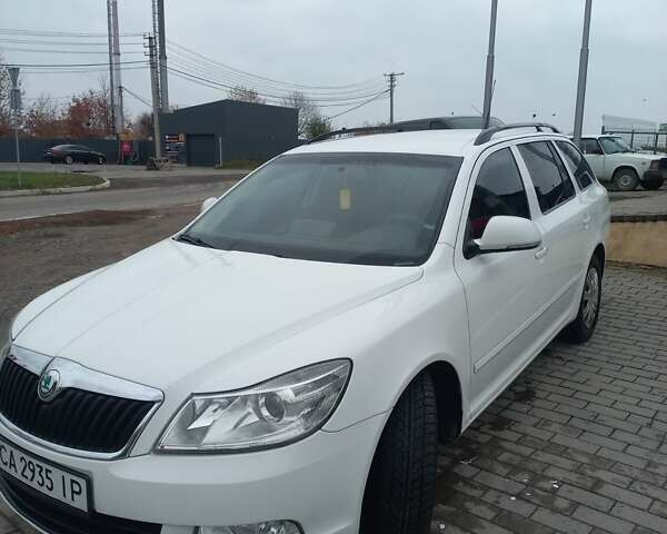 Белый Шкода Октавия, объемом двигателя 1.6 л и пробегом 360 тыс. км за 7900 $, фото 4 на Automoto.ua