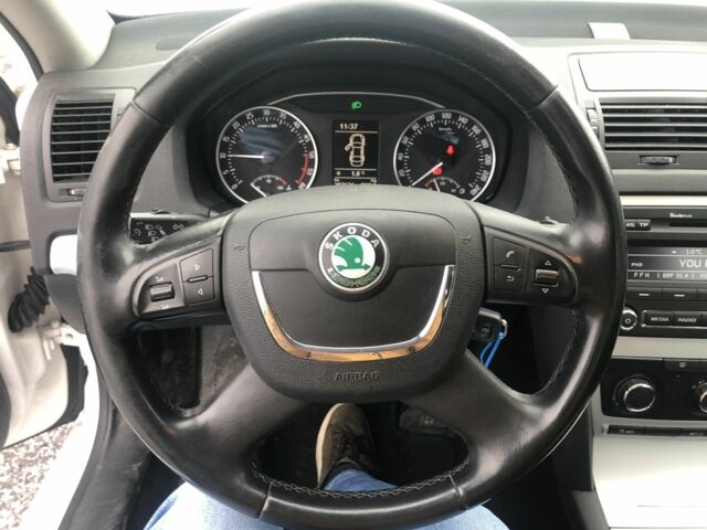 Белый Шкода Октавия, объемом двигателя 1.6 л и пробегом 236 тыс. км за 7350 $, фото 8 на Automoto.ua