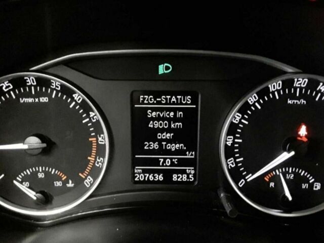 Белый Шкода Октавия, объемом двигателя 1.6 л и пробегом 236 тыс. км за 7350 $, фото 2 на Automoto.ua