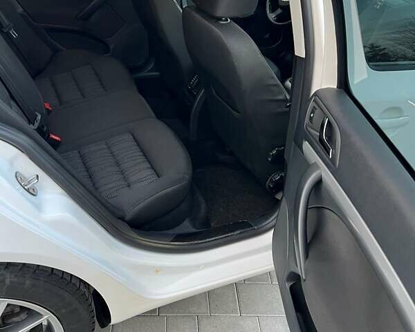 Белый Шкода Октавия, объемом двигателя 1.8 л и пробегом 267 тыс. км за 8250 $, фото 21 на Automoto.ua