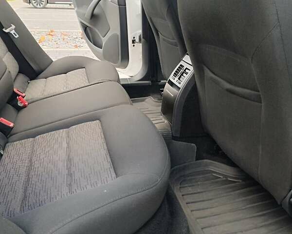 Білий Шкода Октавія, об'ємом двигуна 1.39 л та пробігом 266 тис. км за 7000 $, фото 21 на Automoto.ua