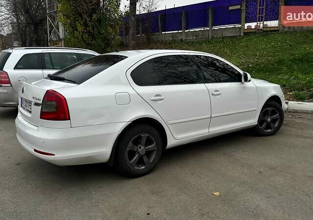 Білий Шкода Октавія, об'ємом двигуна 1.8 л та пробігом 290 тис. км за 7000 $, фото 8 на Automoto.ua