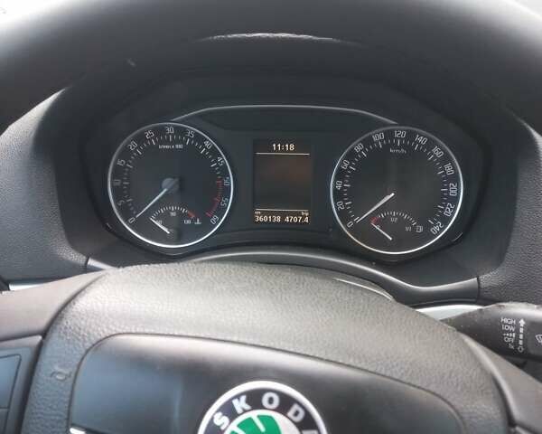 Белый Шкода Октавия, объемом двигателя 1.6 л и пробегом 360 тыс. км за 7900 $, фото 1 на Automoto.ua