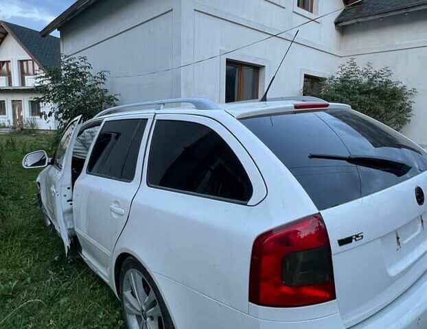 Белый Шкода Октавия, объемом двигателя 2 л и пробегом 280 тыс. км за 2500 $, фото 1 на Automoto.ua