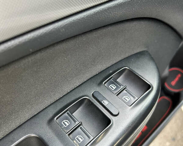 Белый Шкода Октавия, объемом двигателя 1.8 л и пробегом 233 тыс. км за 8300 $, фото 18 на Automoto.ua