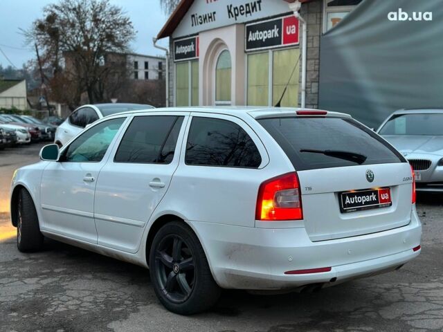 Белый Шкода Октавия, объемом двигателя 1.8 л и пробегом 316 тыс. км за 7290 $, фото 3 на Automoto.ua