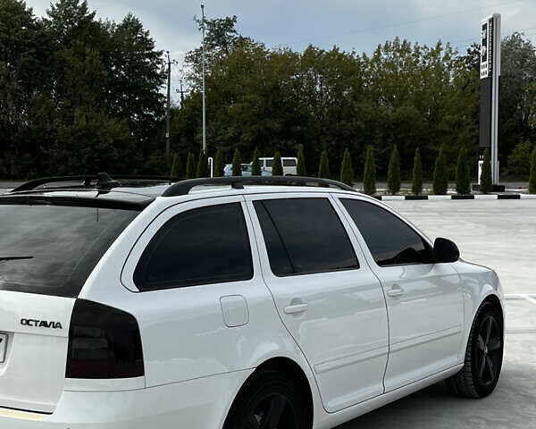 Белый Шкода Октавия, объемом двигателя 1.6 л и пробегом 325 тыс. км за 7800 $, фото 9 на Automoto.ua