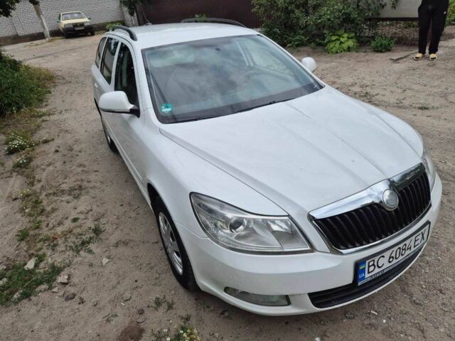 Білий Шкода Октавія, об'ємом двигуна 1.6 л та пробігом 278 тис. км за 7600 $, фото 5 на Automoto.ua