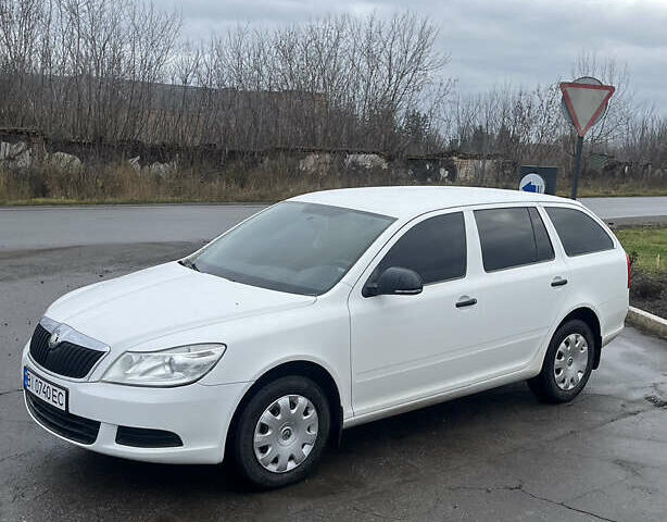 Белый Шкода Октавия, объемом двигателя 1.4 л и пробегом 164 тыс. км за 7400 $, фото 2 на Automoto.ua