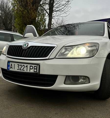 Білий Шкода Октавія, об'ємом двигуна 1.8 л та пробігом 290 тис. км за 7000 $, фото 2 на Automoto.ua