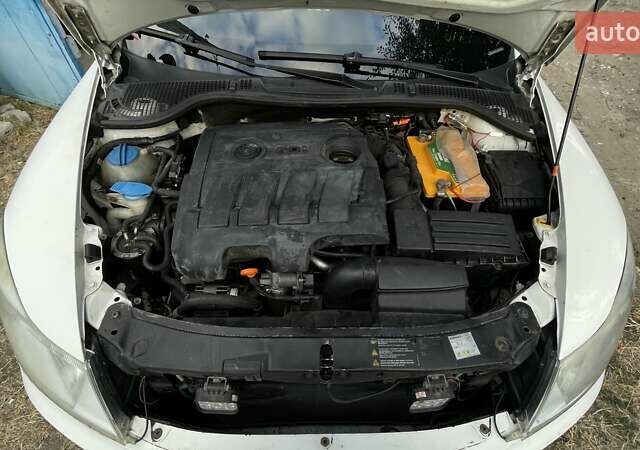 Белый Шкода Октавия, объемом двигателя 1.6 л и пробегом 302 тыс. км за 6600 $, фото 12 на Automoto.ua