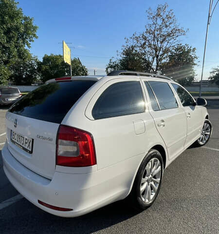 Белый Шкода Октавия, объемом двигателя 1.6 л и пробегом 291 тыс. км за 8200 $, фото 4 на Automoto.ua