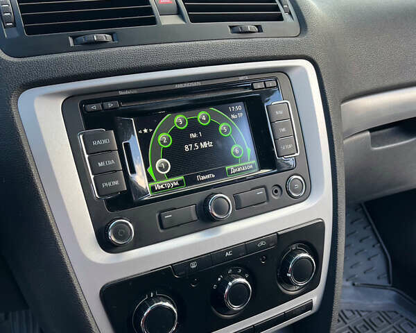 Білий Шкода Октавія, об'ємом двигуна 1.9 л та пробігом 254 тис. км за 6900 $, фото 8 на Automoto.ua