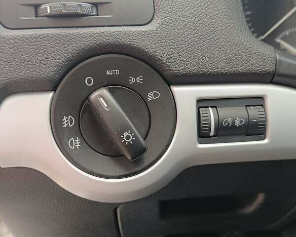 Білий Шкода Октавія, об'ємом двигуна 1.39 л та пробігом 266 тис. км за 7000 $, фото 22 на Automoto.ua