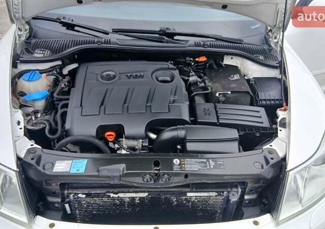 Белый Шкода Октавия, объемом двигателя 1.6 л и пробегом 258 тыс. км за 7900 $, фото 17 на Automoto.ua