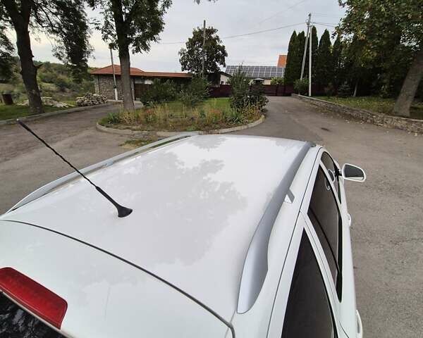 Білий Шкода Октавія, об'ємом двигуна 1.6 л та пробігом 224 тис. км за 7600 $, фото 12 на Automoto.ua