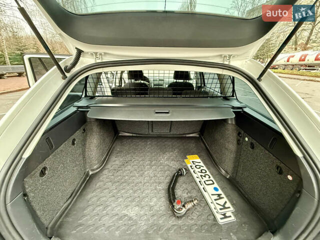 Белый Шкода Октавия, объемом двигателя 1.6 л и пробегом 204 тыс. км за 8999 $, фото 43 на Automoto.ua