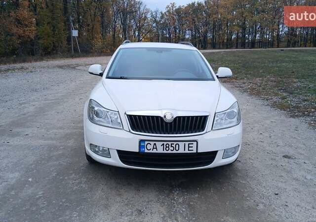 Белый Шкода Октавия, объемом двигателя 1.6 л и пробегом 258 тыс. км за 7900 $, фото 15 на Automoto.ua