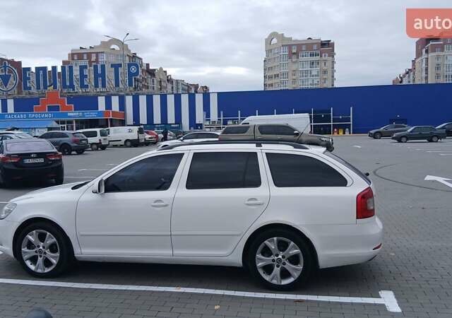 Белый Шкода Октавия, объемом двигателя 1.6 л и пробегом 258 тыс. км за 7900 $, фото 24 на Automoto.ua