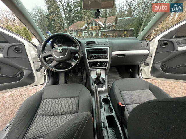 Белый Шкода Октавия, объемом двигателя 1.6 л и пробегом 309 тыс. км за 7499 $, фото 51 на Automoto.ua