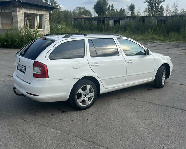 Белый Шкода Октавия, объемом двигателя 1.6 л и пробегом 260 тыс. км за 6850 $, фото 4 на Automoto.ua