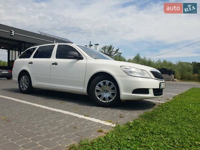 Белый Шкода Октавия, объемом двигателя 1.9 л и пробегом 250 тыс. км за 6800 $, фото 39 на Automoto.ua