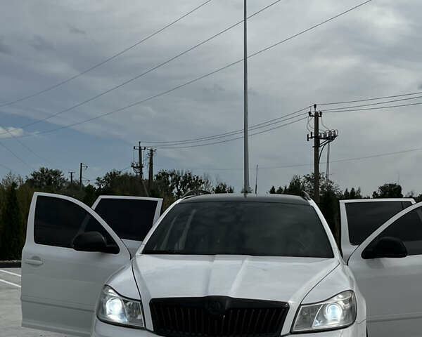 Белый Шкода Октавия, объемом двигателя 1.6 л и пробегом 325 тыс. км за 7800 $, фото 4 на Automoto.ua