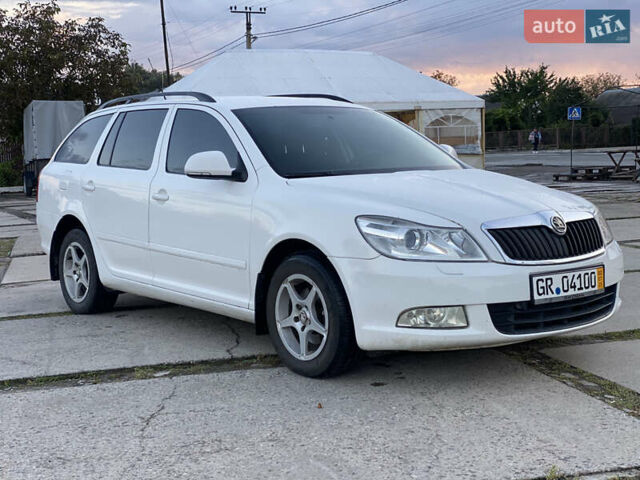 Белый Шкода Октавия, объемом двигателя 1.6 л и пробегом 281 тыс. км за 8600 $, фото 2 на Automoto.ua